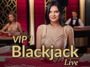 依木兰、李新翔替补上场，杜月徵、陈泽仕被换下